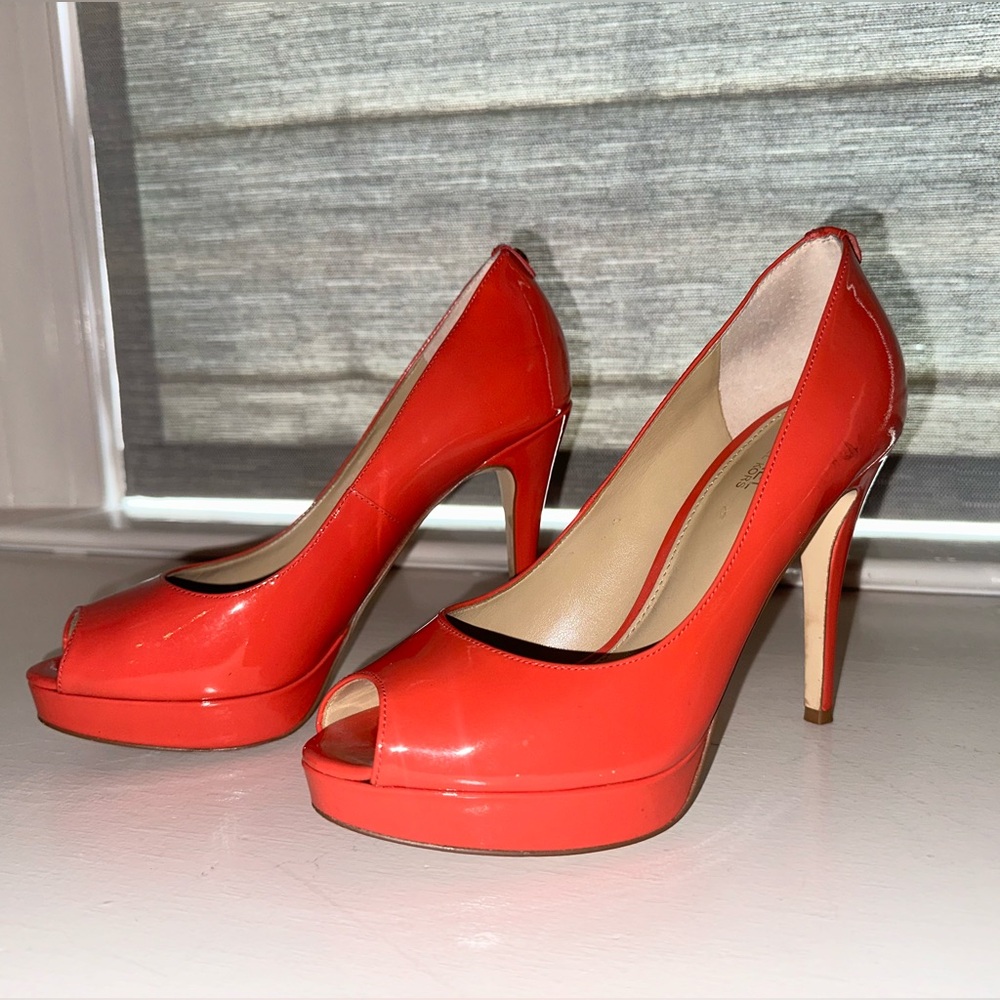 Michael Kors Peep toe Platform Patent Leather Coral Heel - Size 5.5